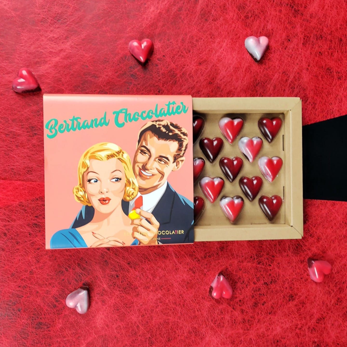 Coeurs Ganaches & Pralinés Chocolat Saint Valentin 130g - 13 pièces Rose