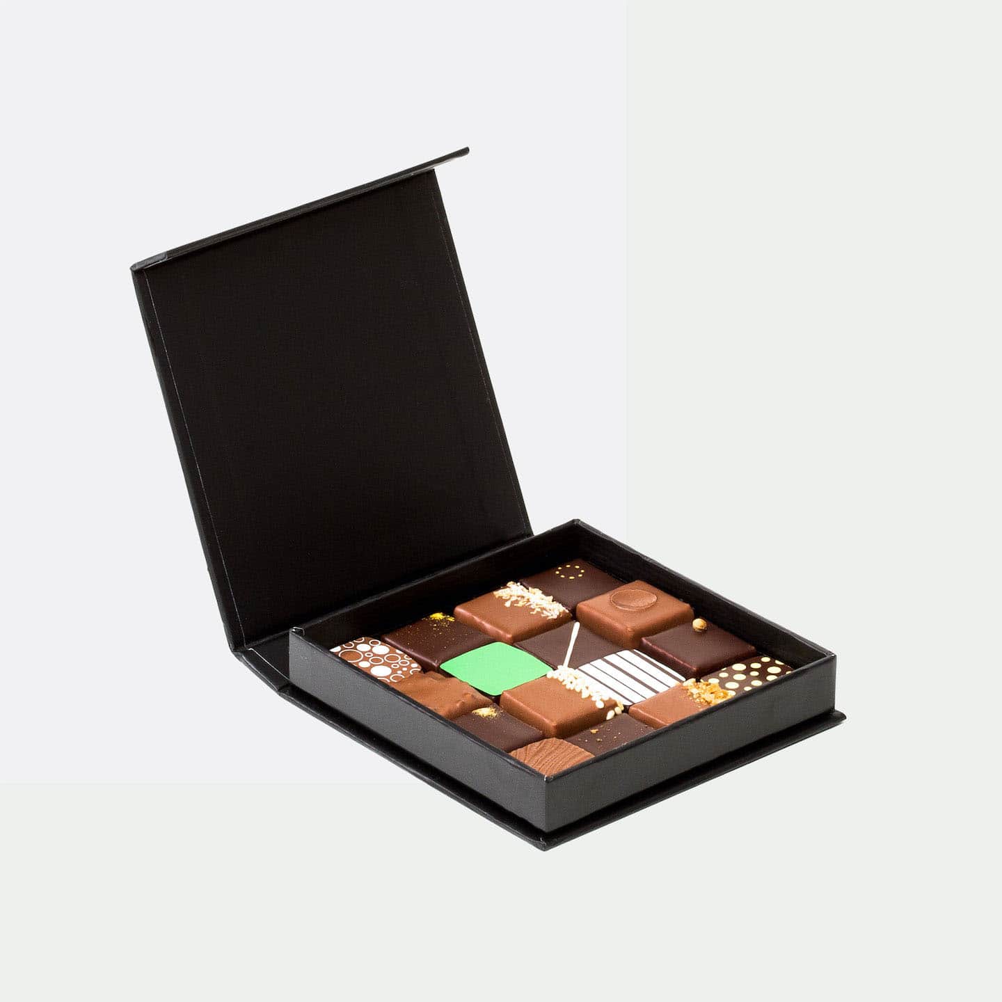 Assortiment Chocolats Pralinés Noir et Lait 80g - 16 pièces