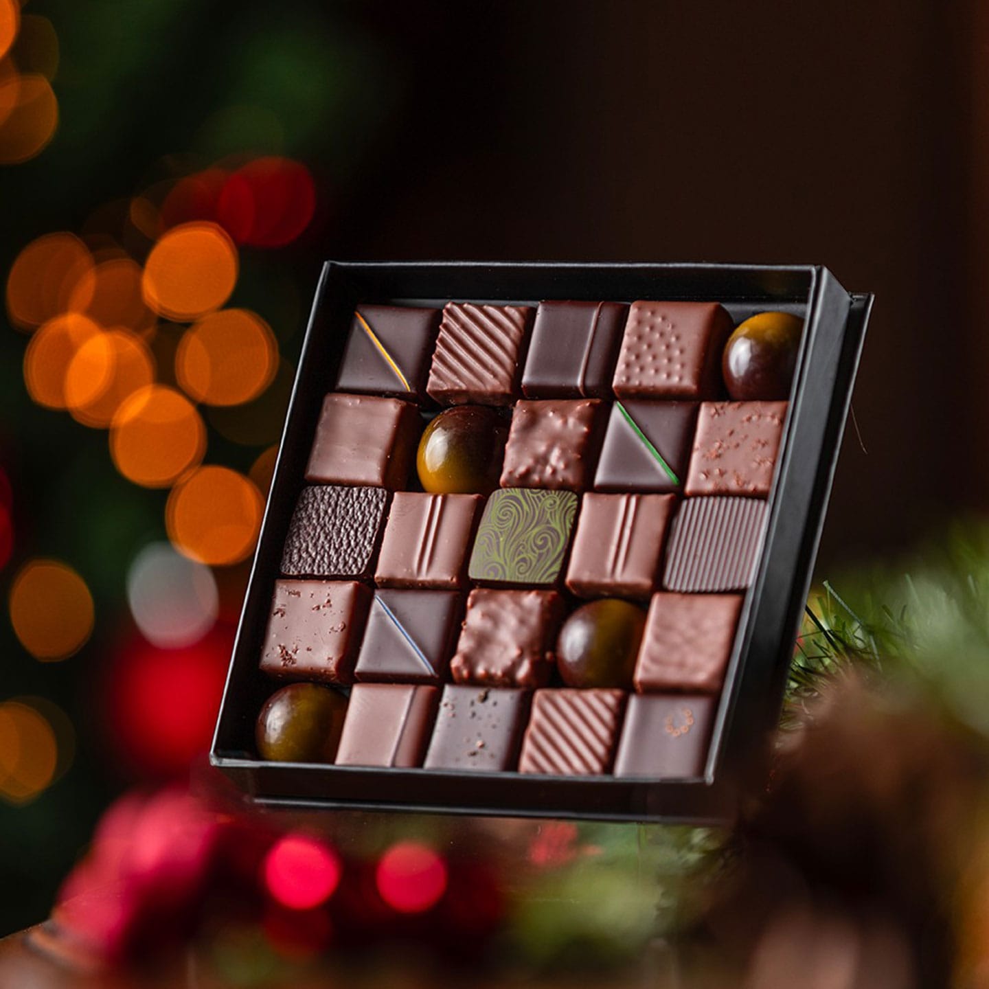 Assortiment Chocolats Noir et Lait Noël 2023 140g - 25 pièces