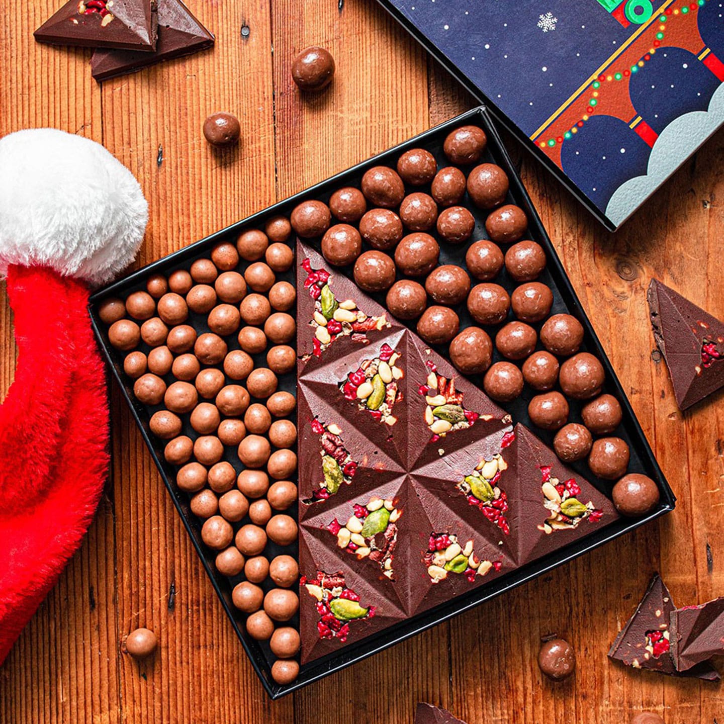 Panier garni chocolat noir, biscuits et gourmandises