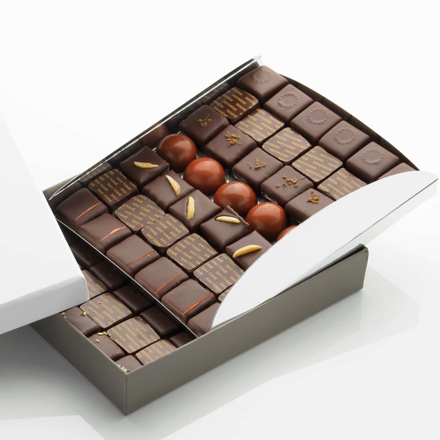 Assortiment Chocolats Noir et Lait 500g - 84 pièces