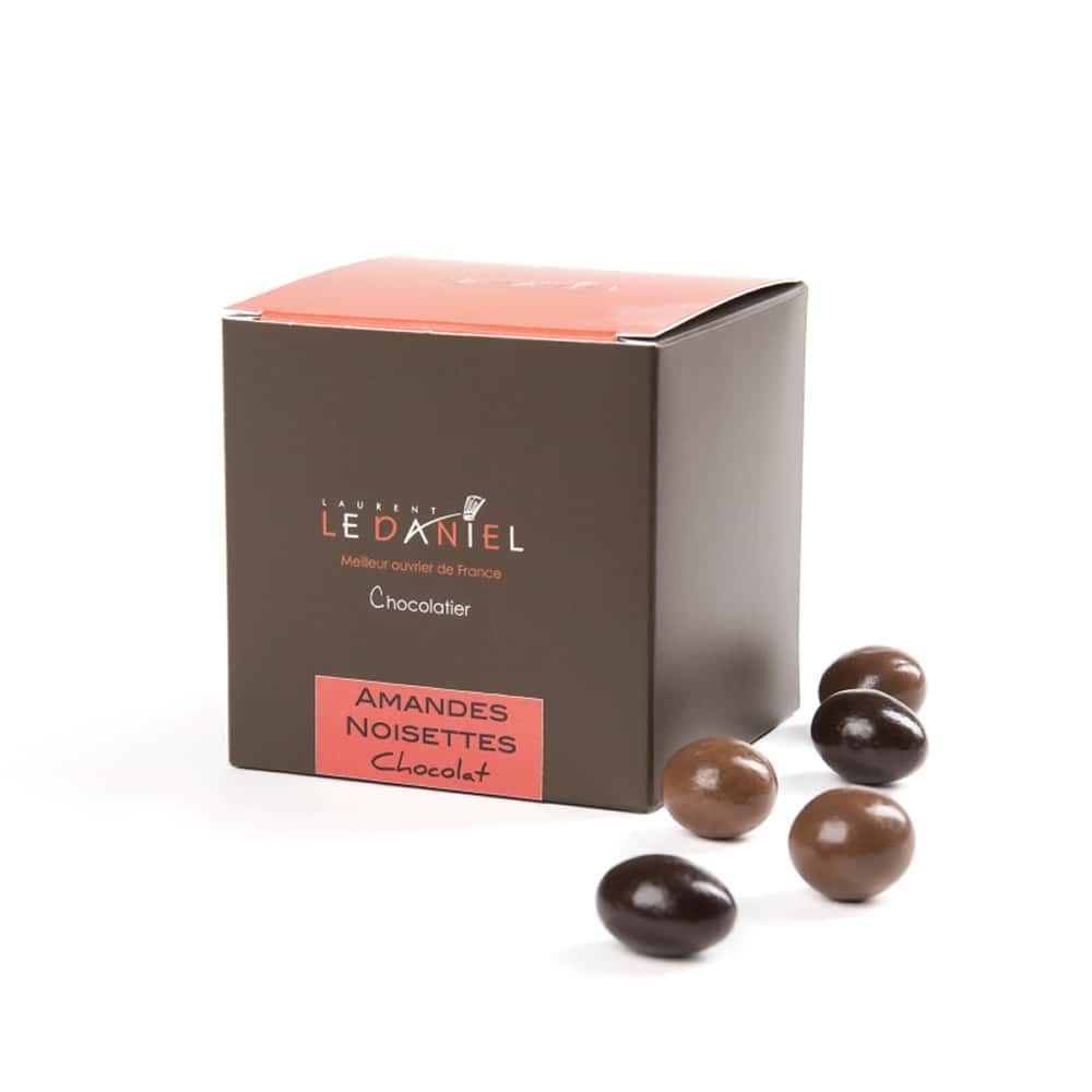 Noisettes et Amandes enrobées Chocolat Noir et Lait