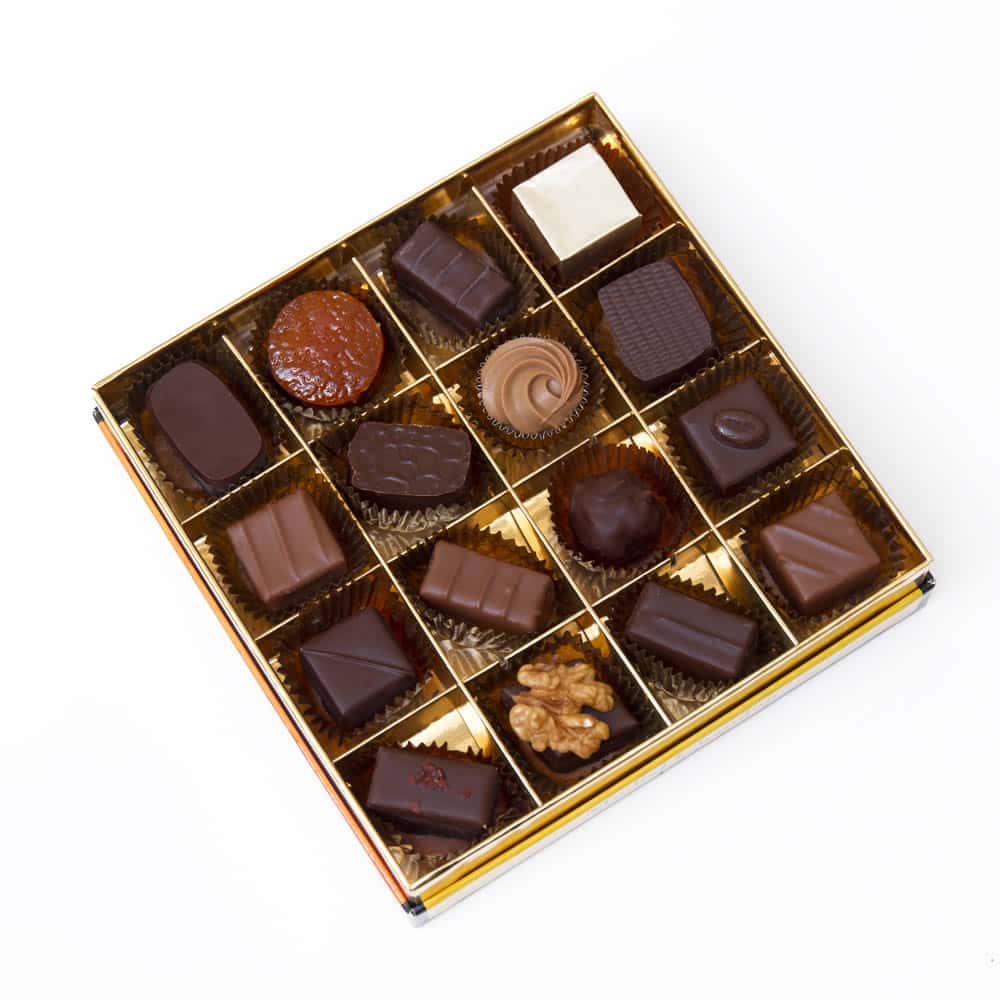 Assortiment Chocolats Noir et Lait Coffret Rubicube 360g - 16 pièces