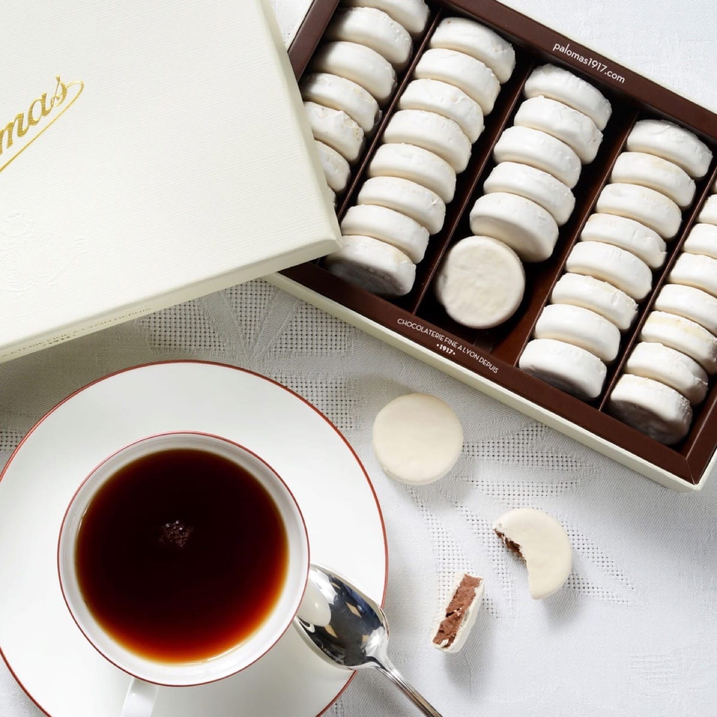 Praliné Noisette enrobé Meringue 210g - 24 pièces Palets de Fourvière ® 1956 - Coffret MM