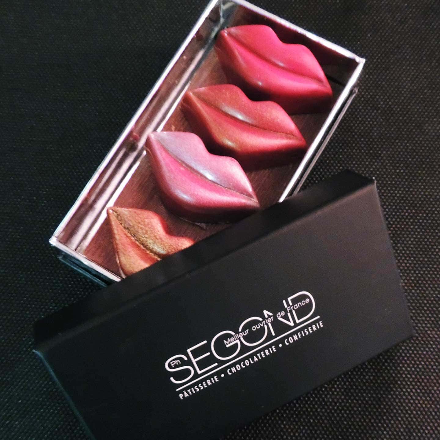 Caramel, Praliné et Ganache Chocolat Noir Saint Valentin 85g - 4 pièces Kiss Kiss