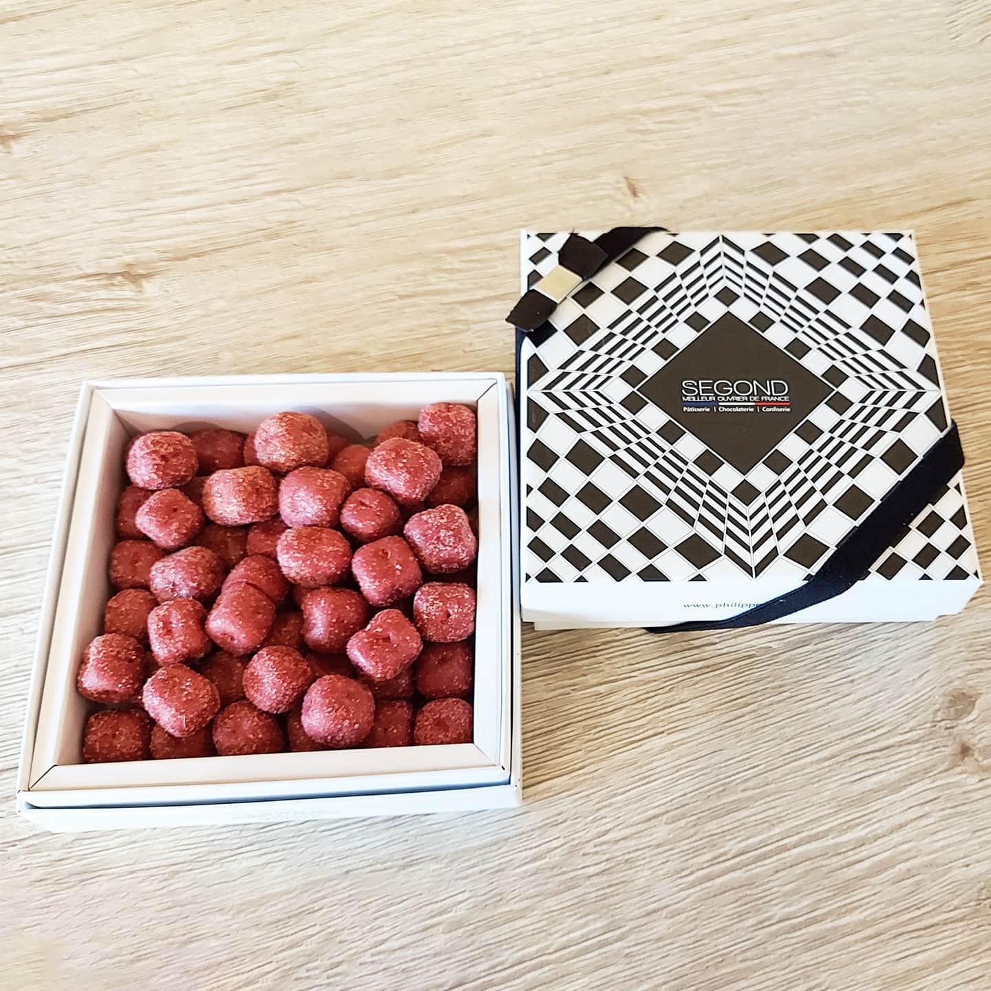 Billes Coco enrobées Chocolat Blanc Framboise 200g
