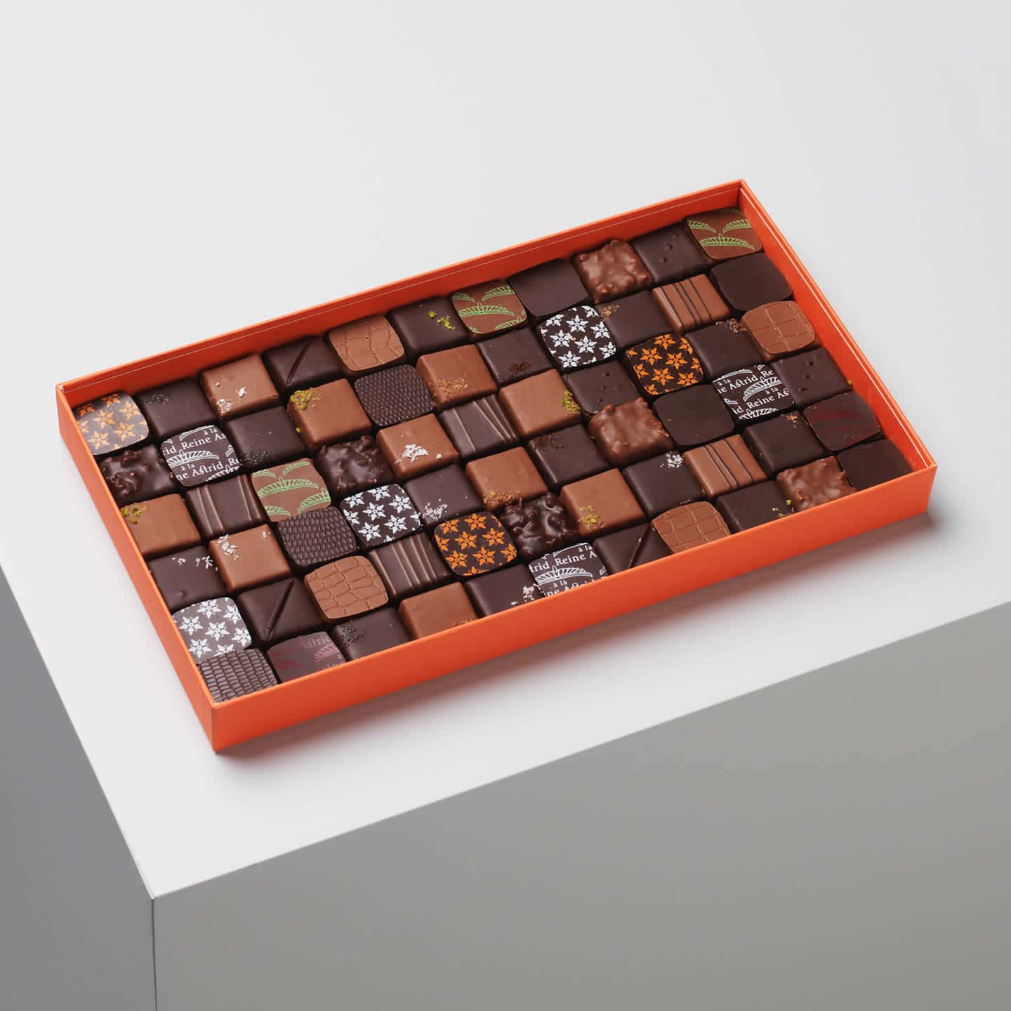 Assortiment Chocolats Noir et Lait 425g - 66 pièces