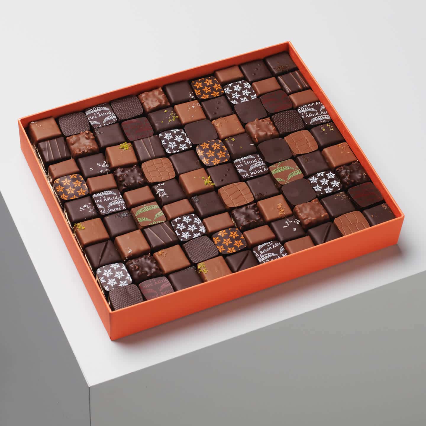 Assortiment Chocolats Noir et Lait 660g - 90 pièces