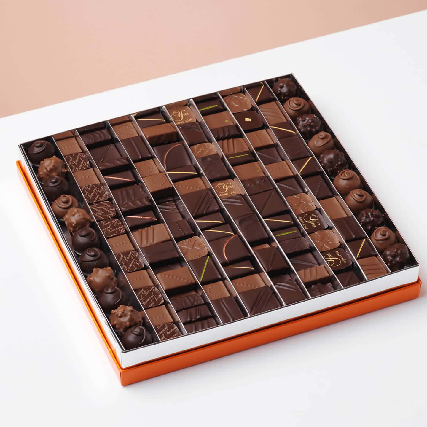 Assortiment Chocolats Noir et Lait Coffret Elégance 1100g