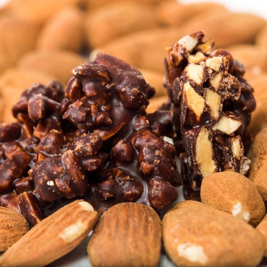 Mandeln und Puffreis mit Dunkelschokolade Knabbereien 80g