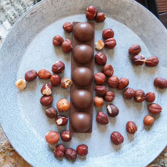 Riegel Milchschokolade Haselnuss La Barrée Le Grain 30g Riegel Milchschokolade Haselnuss La Barrée Le Grain 30g