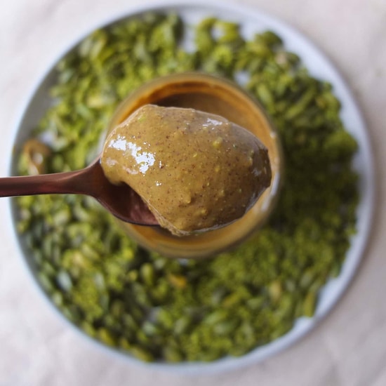 Aufstrich Milchschokolade & Praliné Pistazie Das Grüne Korn 240g Aufstrich Milchschokolade & Praliné Pistazie Das Grüne Korn 240g