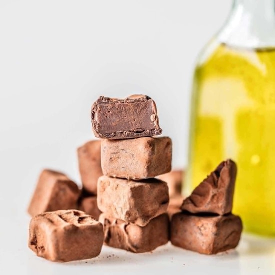 Trüffel Dunkel Bio-Olivenöl 16 Stück Trüffel Dunkel Bio-Olivenöl 16 Stück