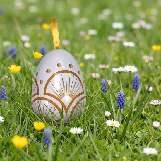 Assortiment de Gourmandises de Pâques Art Nouveau Oeuf Métal 50g