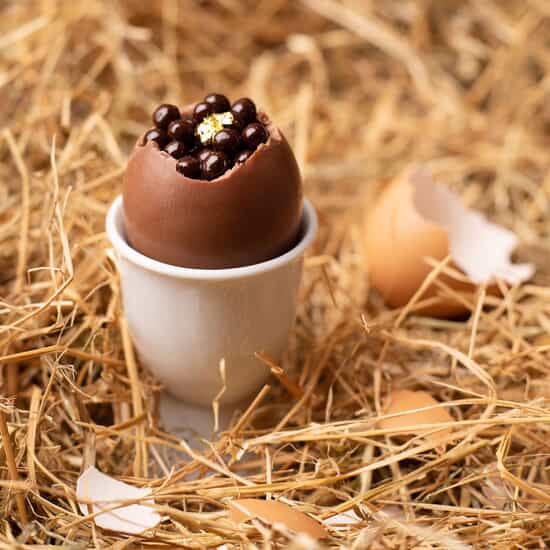 Oeuf de Pâques Chocolat Caviar 120g + Coquetier