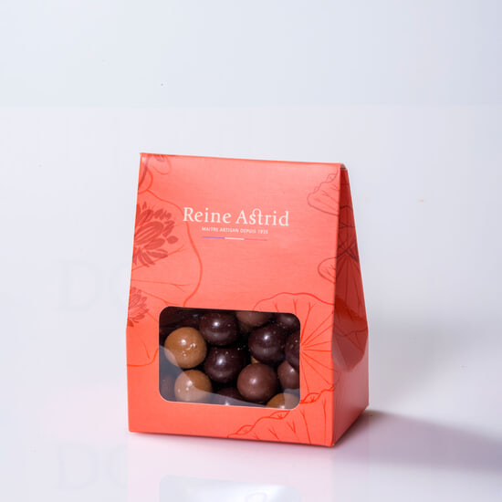 A La Reine Astrid Noisettes Chocolat Noir, Lait & Blond 200g A La Reine Astrid Noisettes Chocolat Noir, Lait & Blond 200g